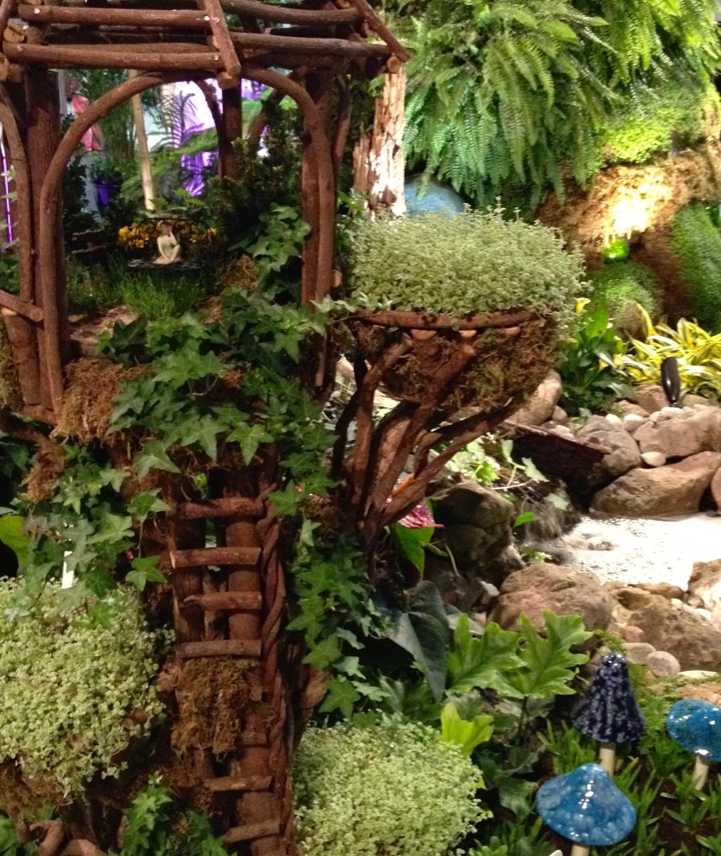 Wood fairy garden ornament