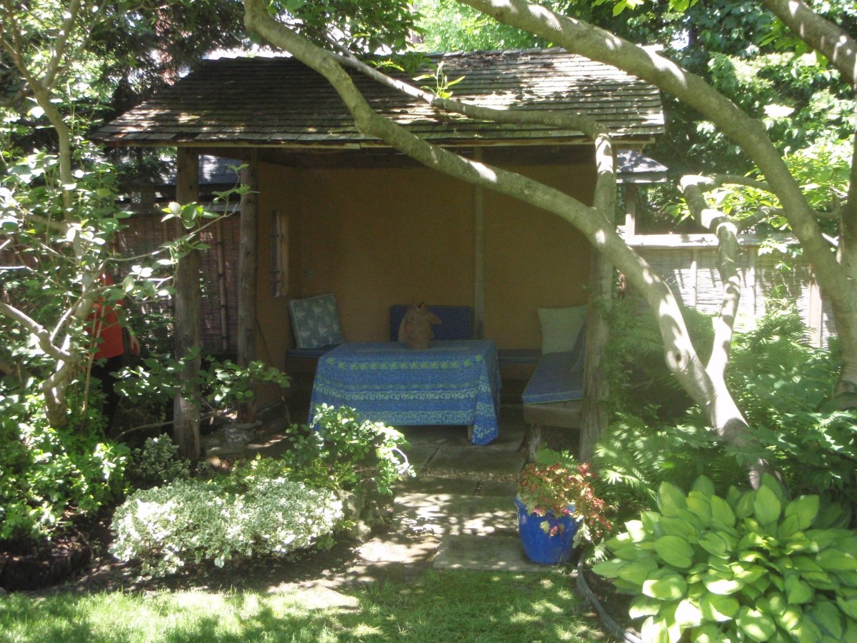 Hideaway with tropic theme