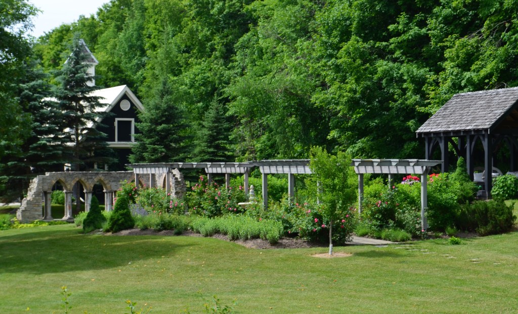 A folly, two pergolas and a gazebo