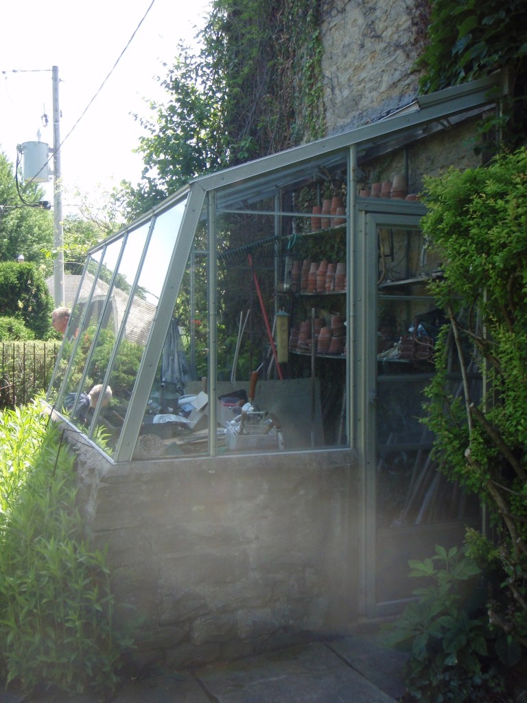 Sideview of greenhouse
