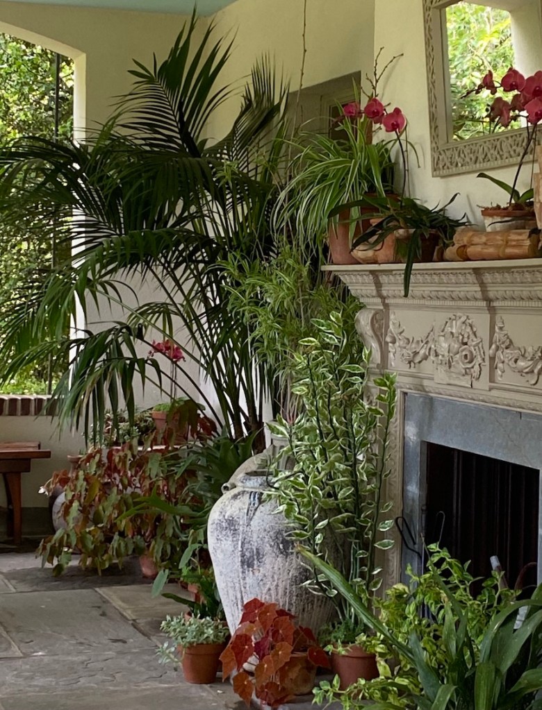 Sheltered seating at Chanticleer House