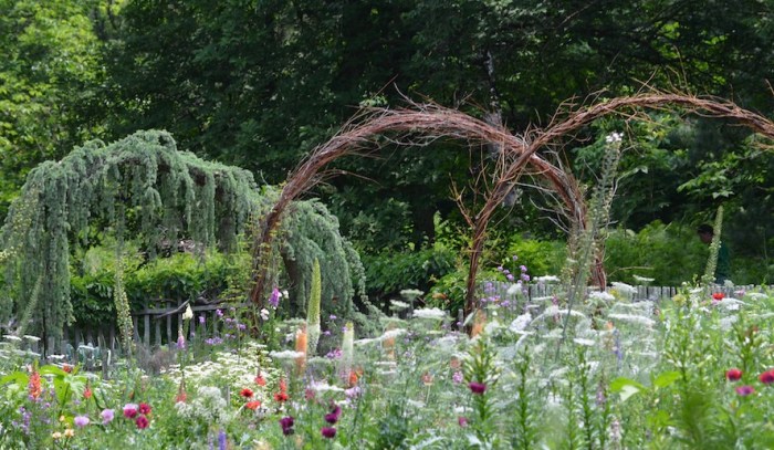 Arches and cutting garden